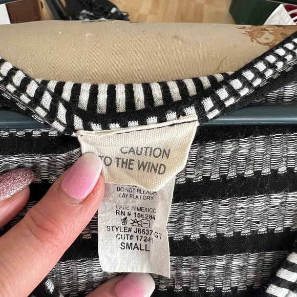 Caution to the wind Dress - Picture 2 of 3